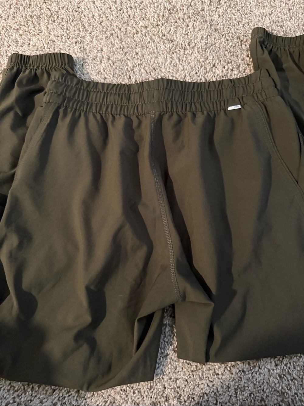Vuori Olive Elastic-Waist Joggers - Picture 4 of 6
